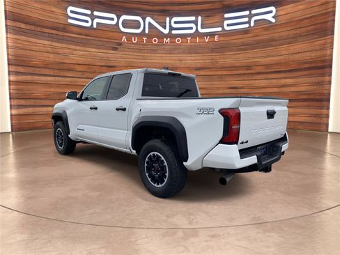 Used 2025 Toyota Tacoma TRD Off-Road image 3