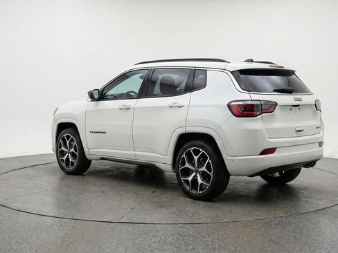 Used 2025 Jeep Compass Limited image 6