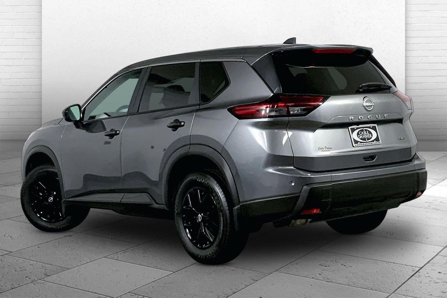 Used 2026 Nissan Rogue S AWD/4WD image 4