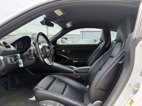 Used 2019 Porsche 718 Cayman RWD image 5