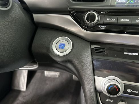 Used 2020 Hyundai Elantra Limited w/ Ultimate Package 03 image 20