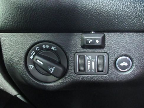 Used 2018 Dodge Challenger R/T Plus RWD image 22