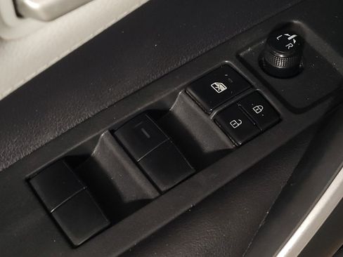 Used 2020 Toyota Corolla SE FWD image 27