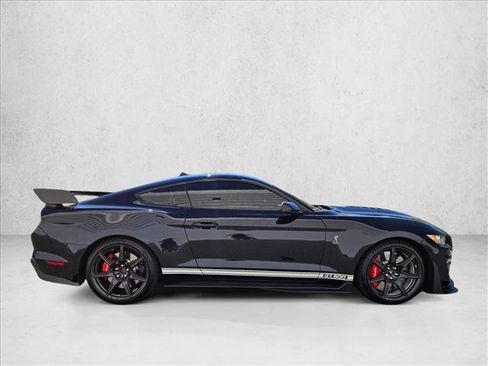 Used 2021 Ford Mustang Shelby GT500 w/ Carbon Fiber Track Pack RWD image 4