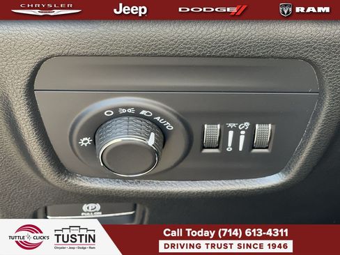 Used 2025 Jeep Grand Cherokee L Laredo w/ Luxury Tech Group I AWD/4WD image 23