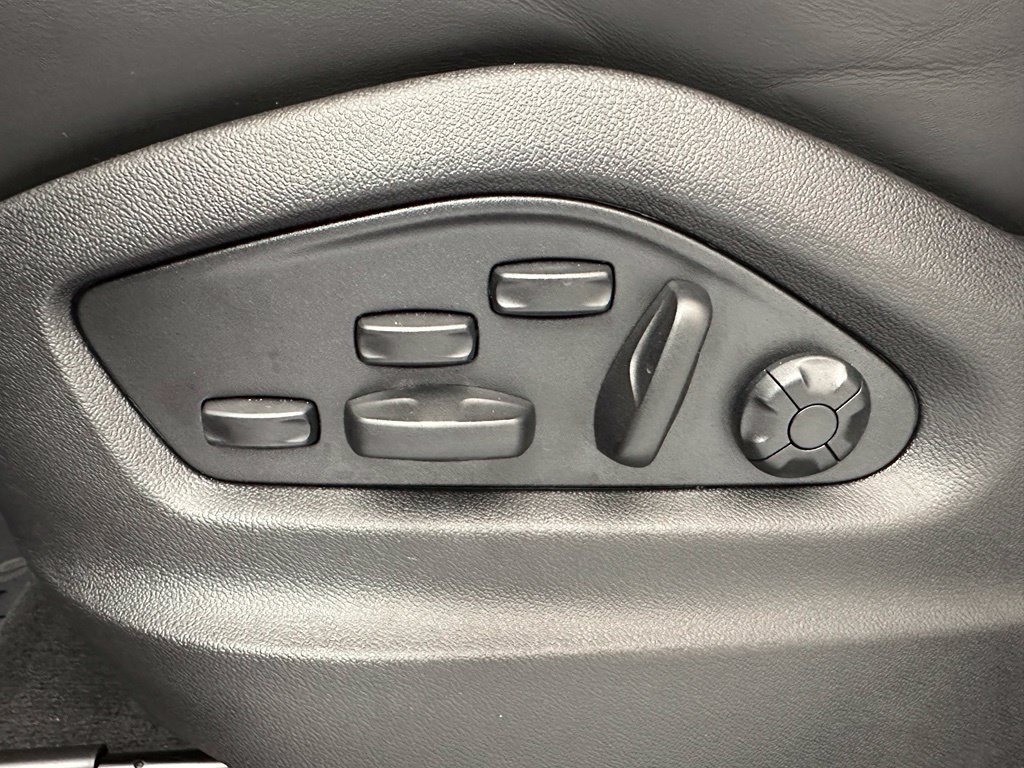 Used 2026 Porsche Cayenne GTS AWD/4WD image 23