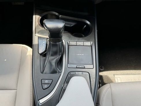 Used 2021 Lexus UX 250h w/ Accessory Package (Z2) AWD/4WD image 19