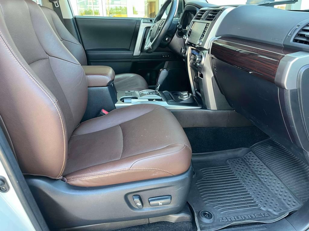 Used 2023 Toyota 4Runner Limited AWD/4WD image 22