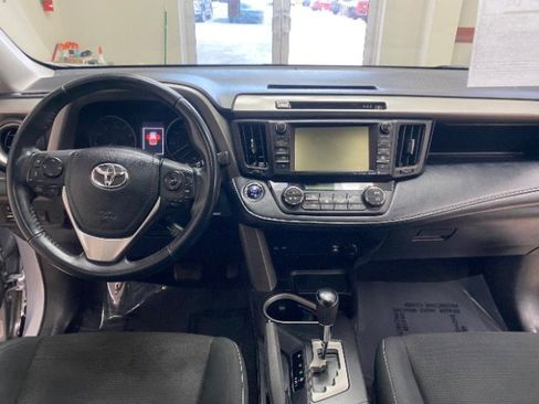 Used 2018 Toyota RAV4 XLE FWD image 27
