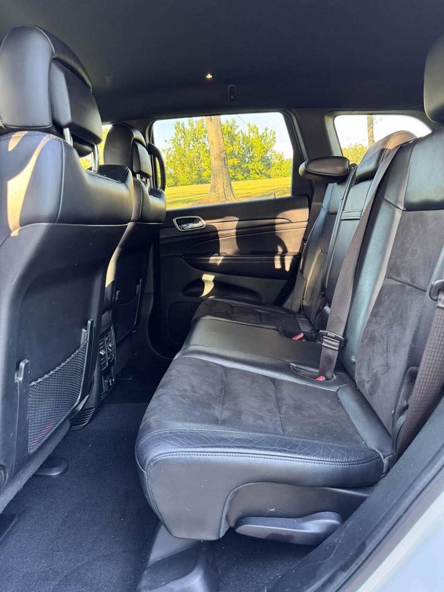 Used 2021 Jeep Grand Cherokee Laredo X RWD image 14