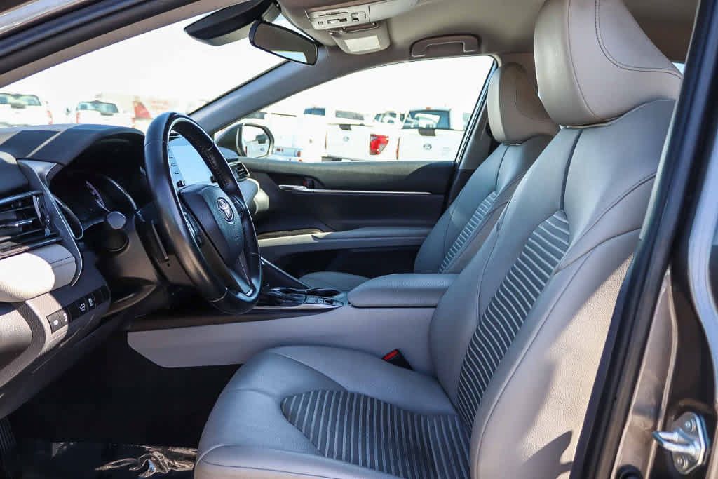 Used 2021 Toyota Camry SE FWD image 17