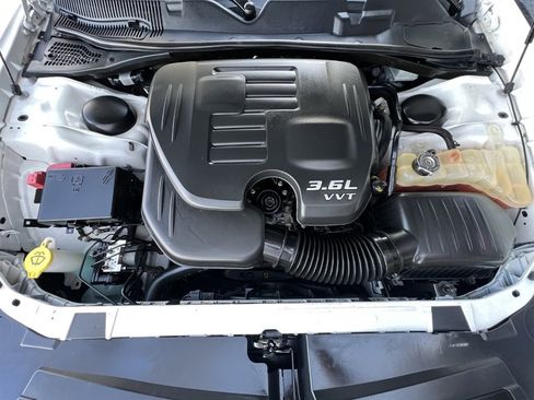 Used 2018 Dodge Challenger SXT image 23