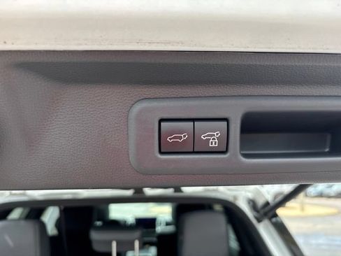 Used 2024 Toyota Sequoia Platinum AWD/4WD image 20