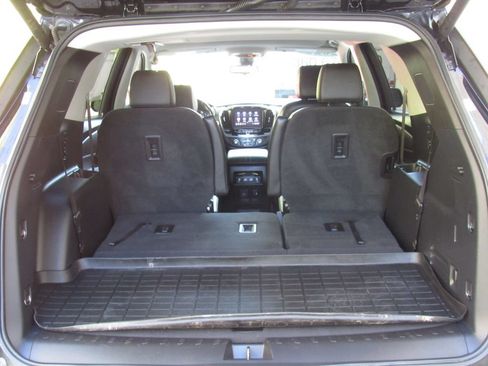 Used 2020 Chevrolet Traverse RS AWD/4WD image 24