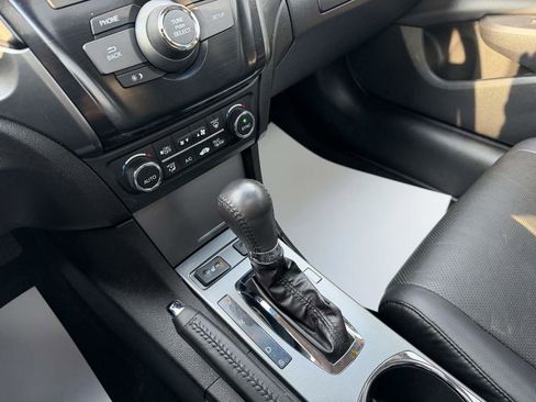 Used 2014 Acura ILX w/ Premium Package image 24