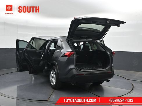 Used 2021 Toyota RAV4 LE AWD/4WD image 53