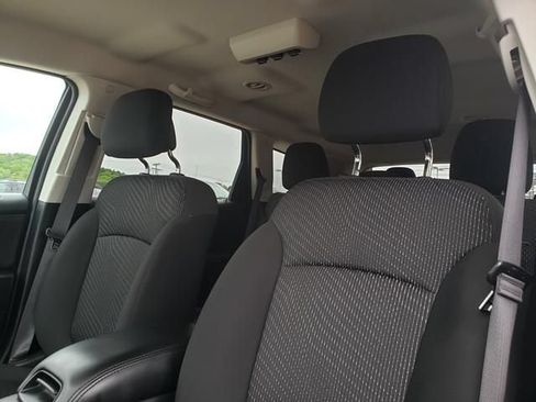 Used 2020 Dodge Journey SE w/ SE Popular Equipment Group FWD image 25