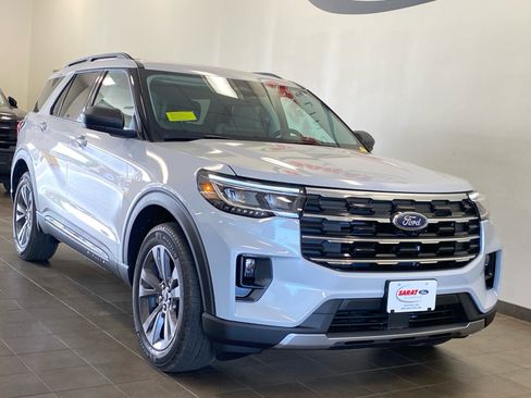 New 2026 Ford Explorer Active w/ Active Comfort Package AWD/4WD image 9