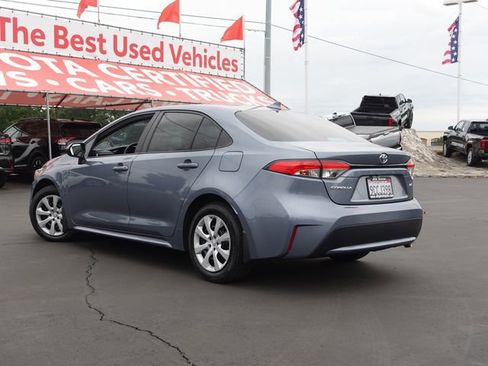Certified 2022 Toyota Corolla LE FWD image 11