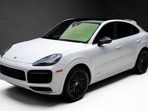 Used 2021 Porsche Cayenne GTS AWD/4WD image 5