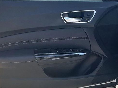 Used 2018 Acura TLX V6 w/ Technology Package FWD image 19