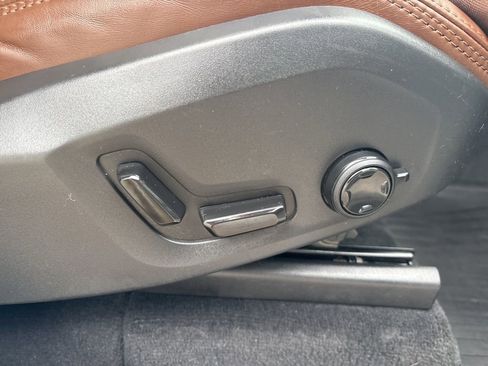 Certified 2024 Volvo XC90 T8 Ultimate w/ Protection Package Premier image 45