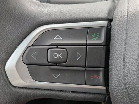 Used 2024 Jeep Compass Latitude image 21