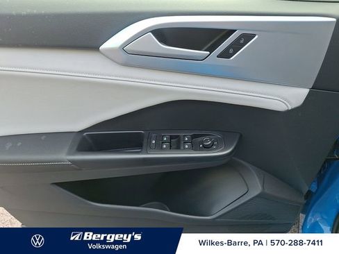 New 2026 Volkswagen Taos SE AWD/4WD image 8