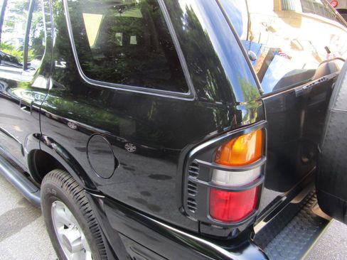 Used 1998 Isuzu Rodeo LS AWD/4WD image 5