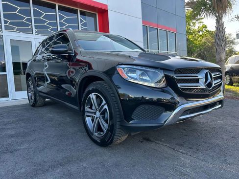 Used 2016 Mercedes-Benz GLC 300 4MATIC image 3