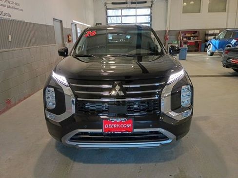 New 2026 Mitsubishi Outlander SE image 7