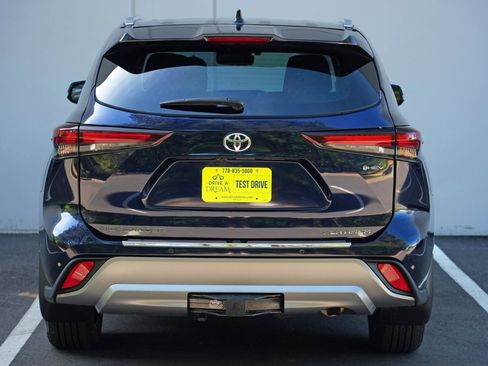 Used 2025 Toyota Highlander Platinum AWD/4WD image 56