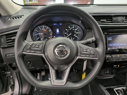 Used 2019 Nissan Rogue S image 20
