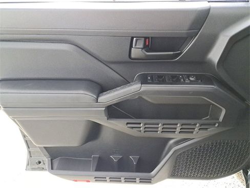 Used 2025 Toyota Tacoma SR image 21