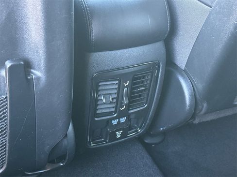 Used 2020 Jeep Grand Cherokee Limited image 20