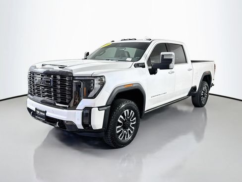Used 2024 GMC Sierra 2500 Denali Ultimate AWD/4WD image 3