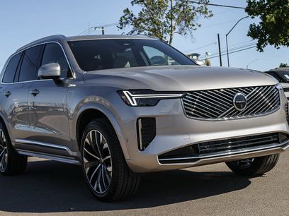 New 2026 Volvo XC90 B5 Plus w/ Protection Package