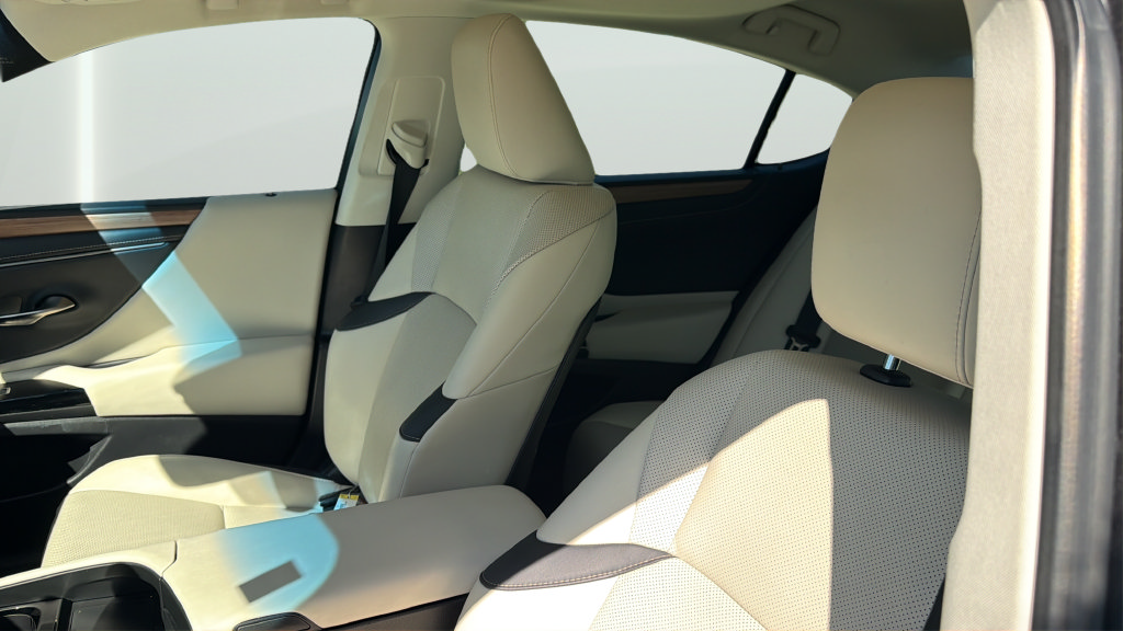 Used 2023 Lexus ES 350 w/ Premium Package FWD image 11