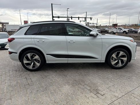 Used 2025 Audi Q6 e-tron Premium w/ Convenience Package image 6