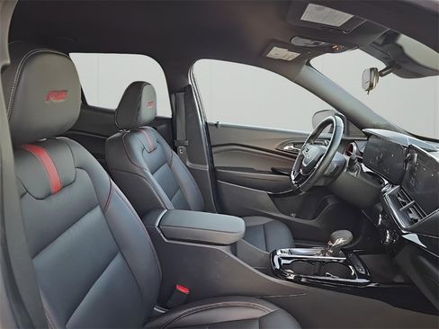 Used 2024 Chevrolet Trax RS w/ Driver Confidence Package image 19