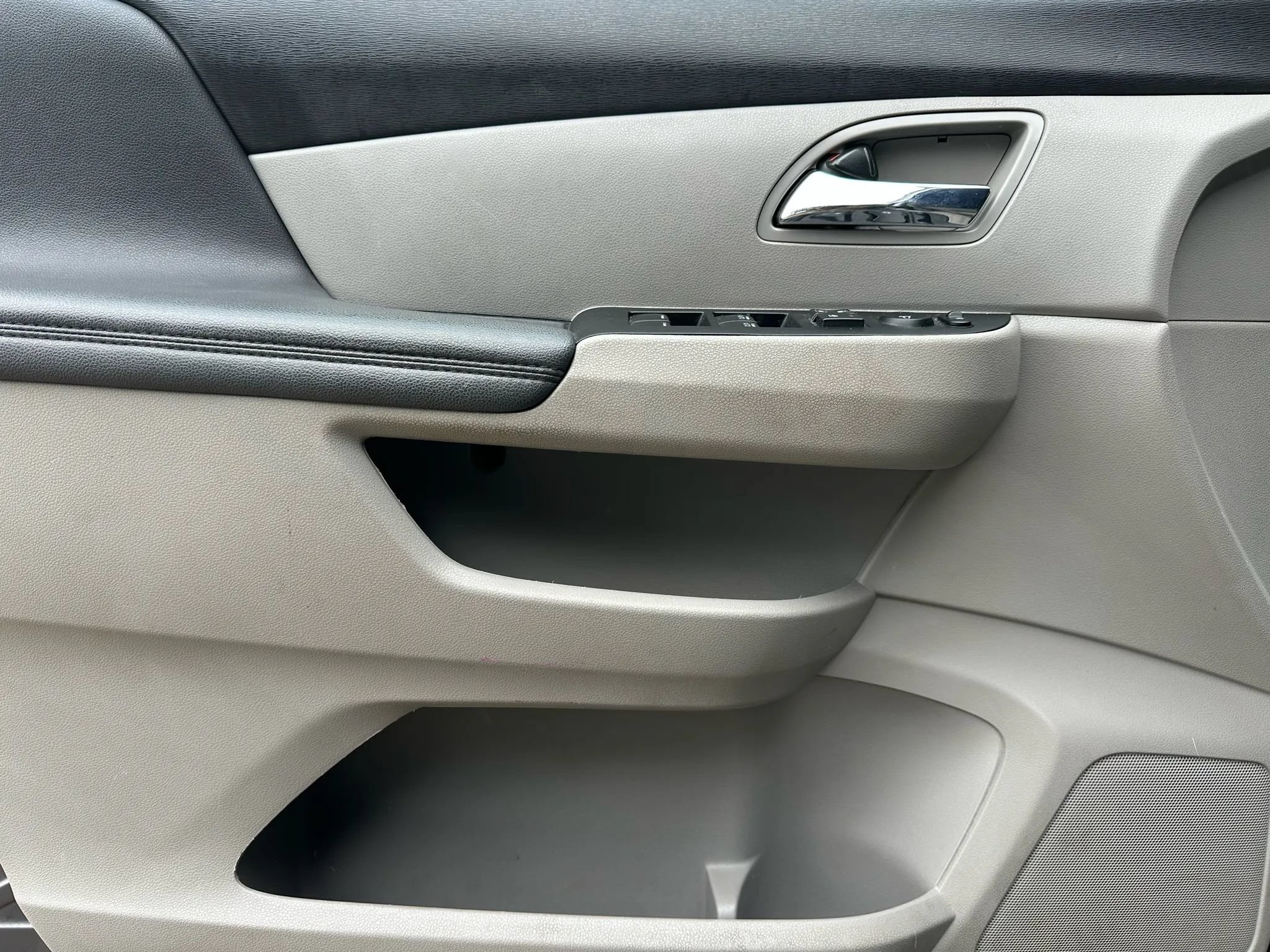Used 2016 Honda Odyssey SE image 9