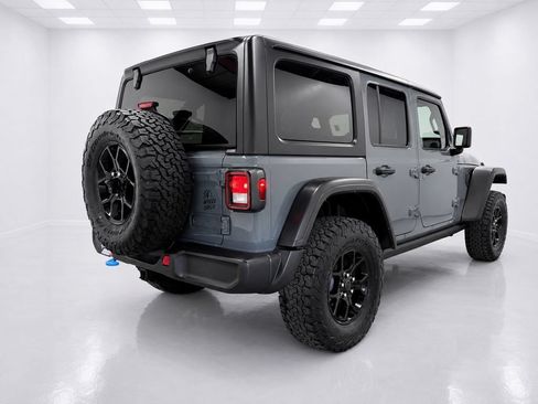 Used 2024 Jeep Wrangler Unlimited AWD/4WD image 5