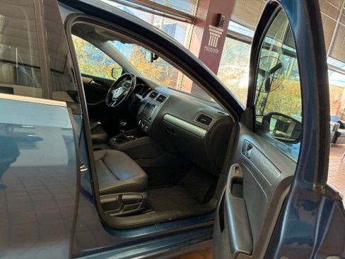 Used 2017 Volkswagen Jetta SE image 22