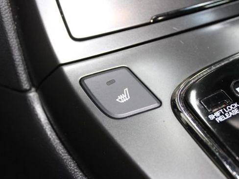 Used 2011 Hyundai Genesis 3.8 RWD image 15