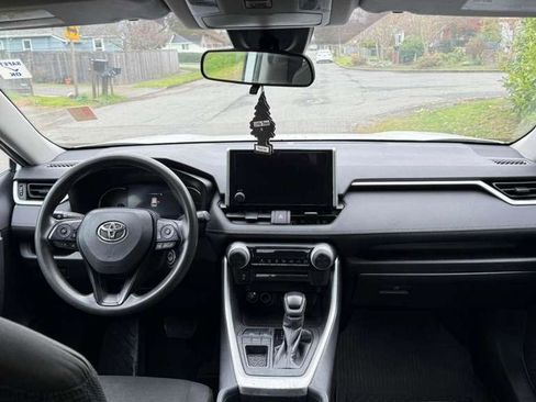Used 2023 Toyota RAV4 LE FWD image 12