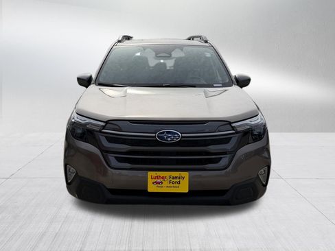 Used 2025 Subaru Forester Premium w/ Convenience Package #1 AWD/4WD image 2