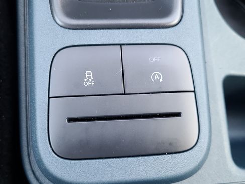 Used 2025 Ford Maverick XL w/ Equipment Group 102A AWD/4WD image 23