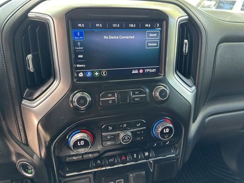 Used 2021 Chevrolet Silverado 1500 LT RWD image 13