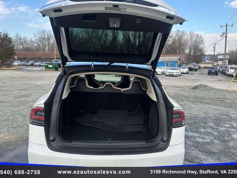 Used 2018 Tesla Model X 75D AWD/4WD image 11