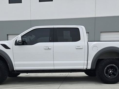 Used 2018 Ford F150 Raptor w/ Equipment Group 802A Luxury image 2